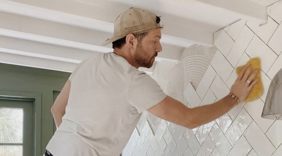 How to tile a wall