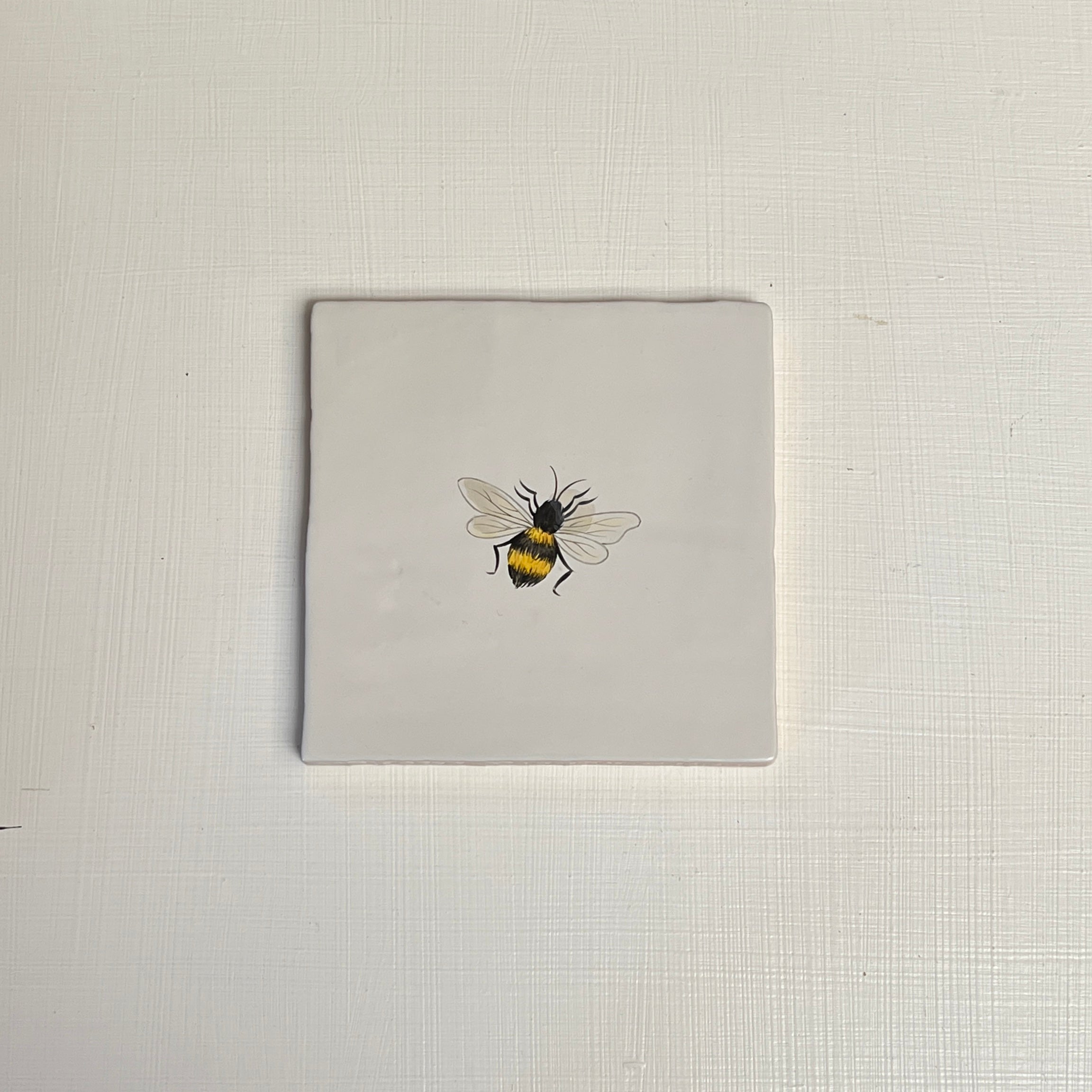 Seconds - Set of 3 Flying Bee on English (Right)
