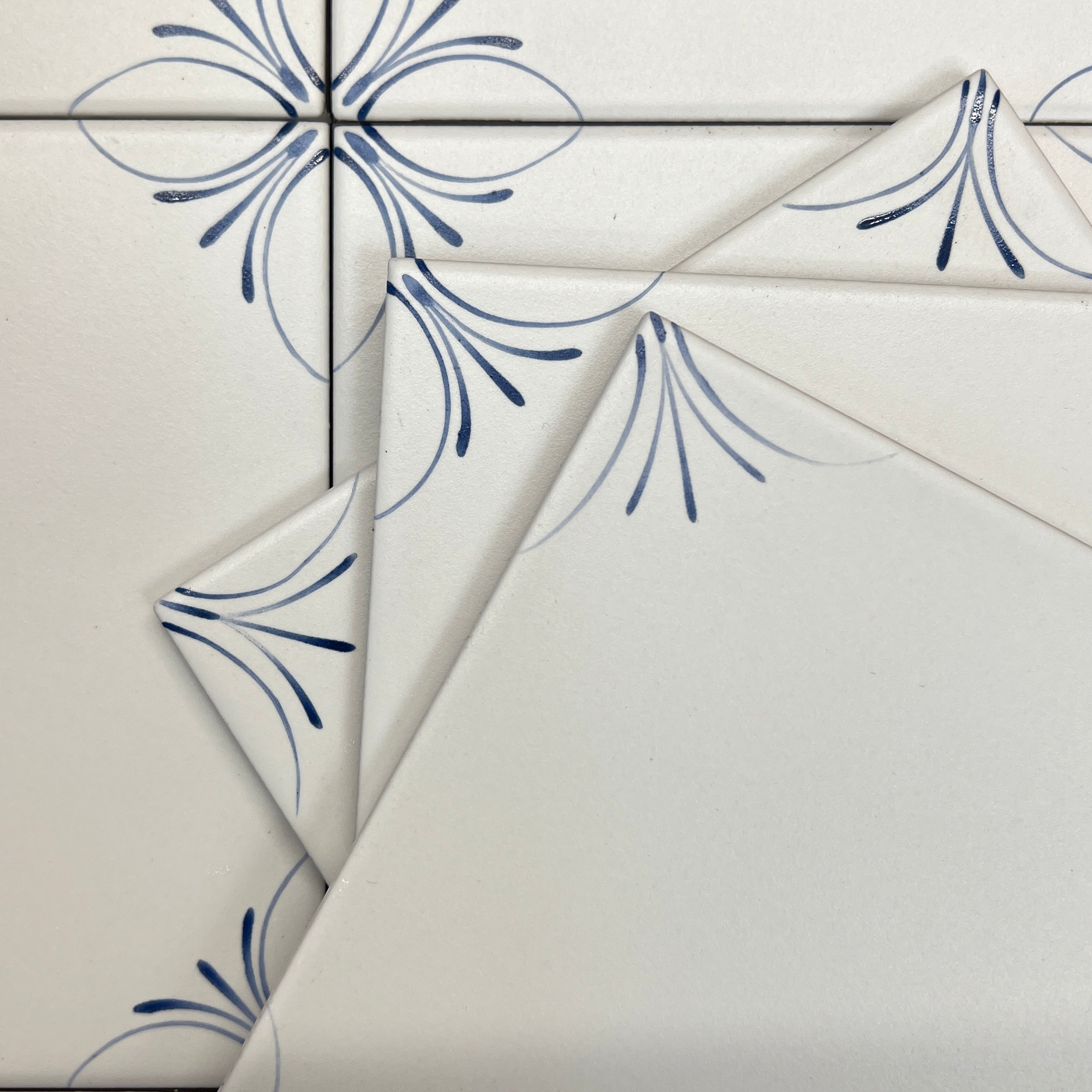 Seconds - Safran Corners Floor - Sky (Off White)