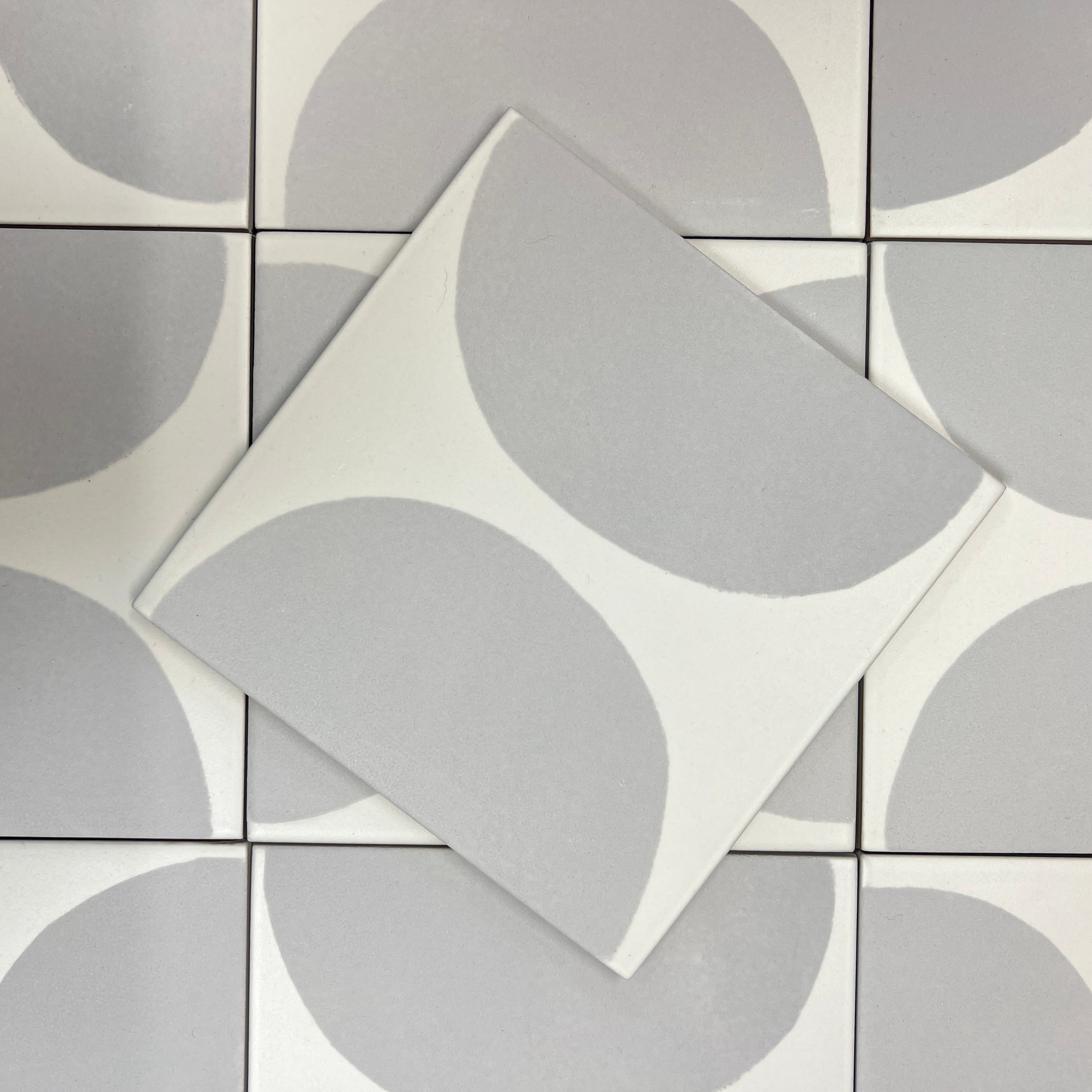 Seconds - Pebble Arc Floor (Matt Finish)
