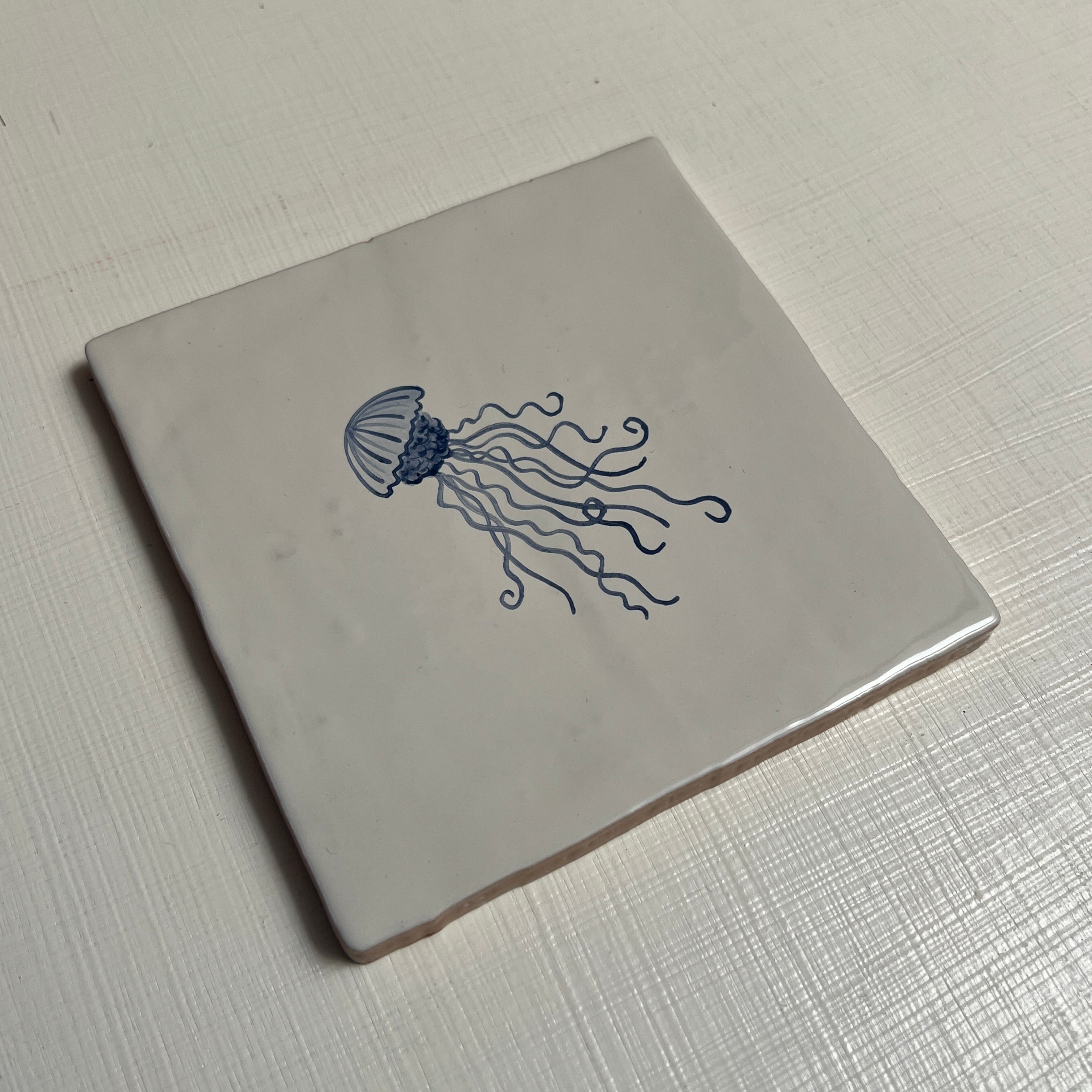 Seconds - Cornish Delft Jellyfish on English (No Corners)