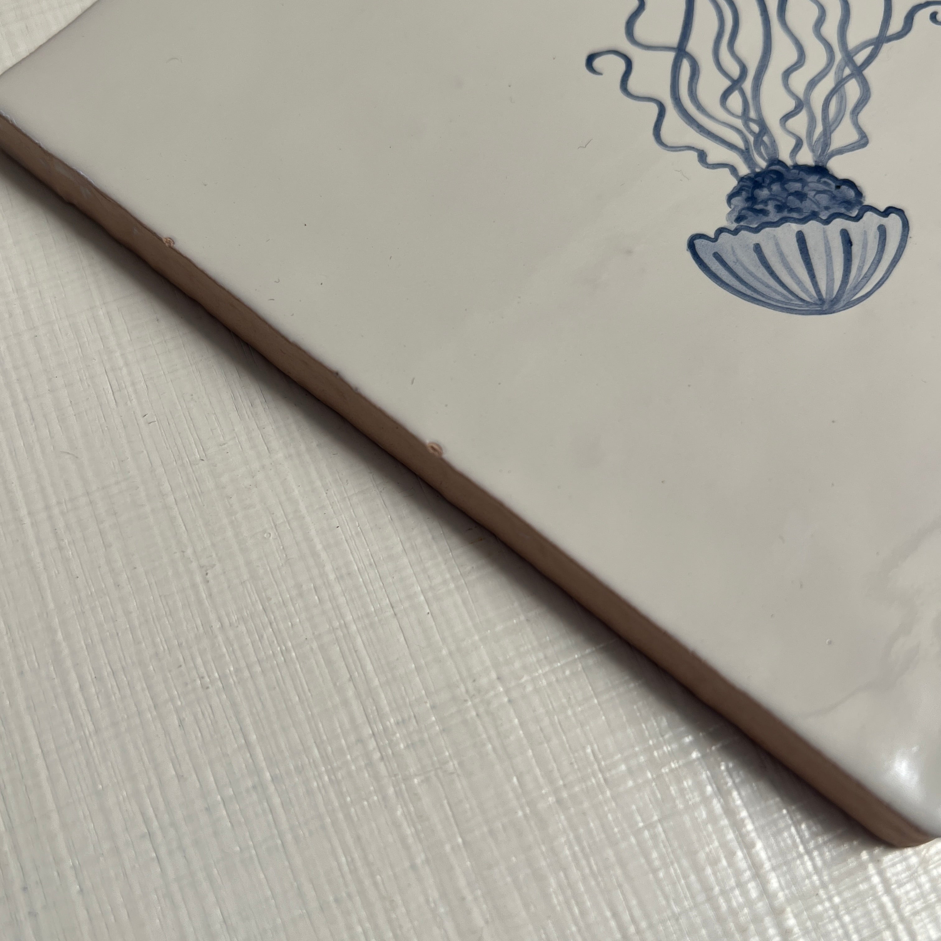 Seconds - Cornish Delft Jellyfish on English (No Corners)