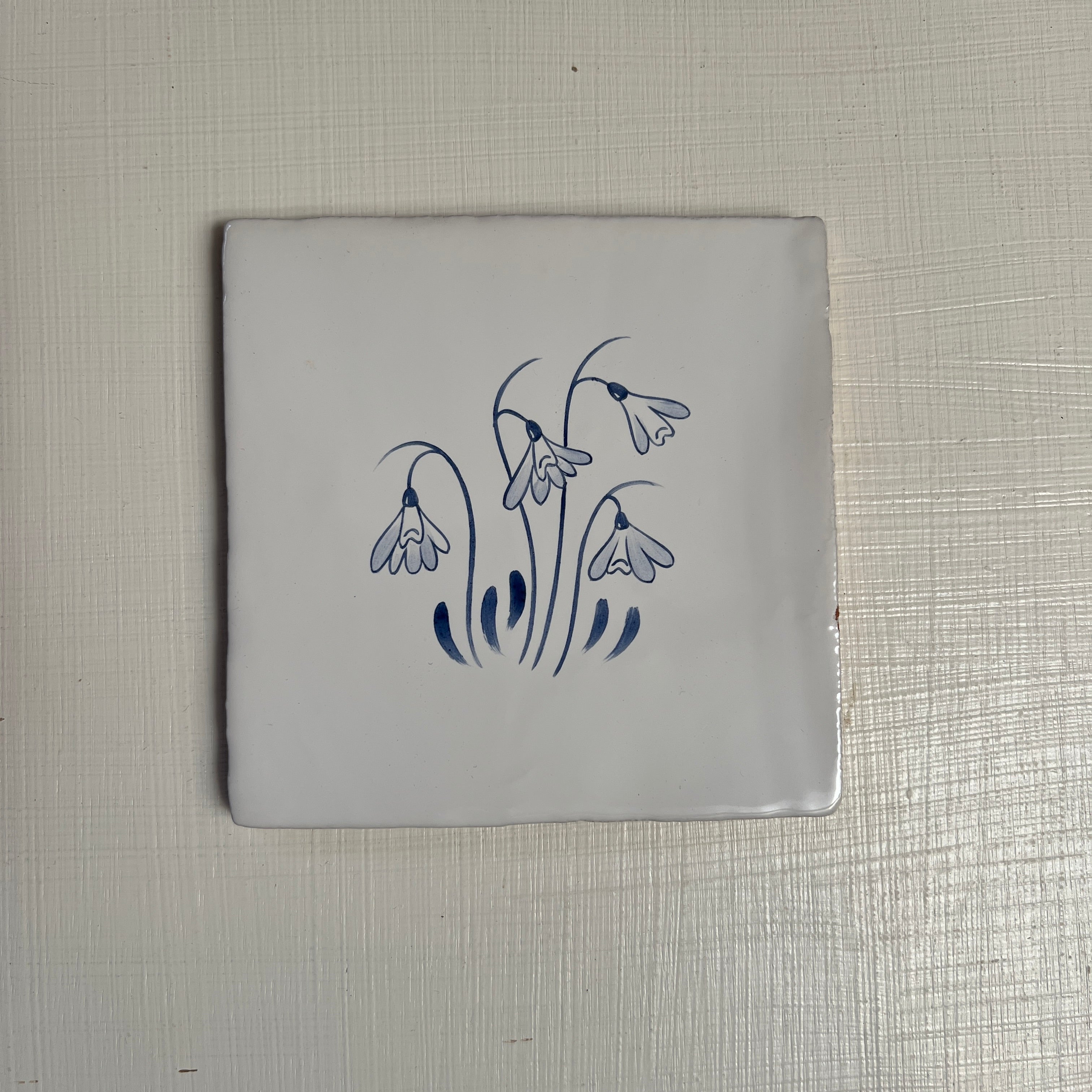 Seconds - English Delft Snowdrop on Cornish (No Corners)