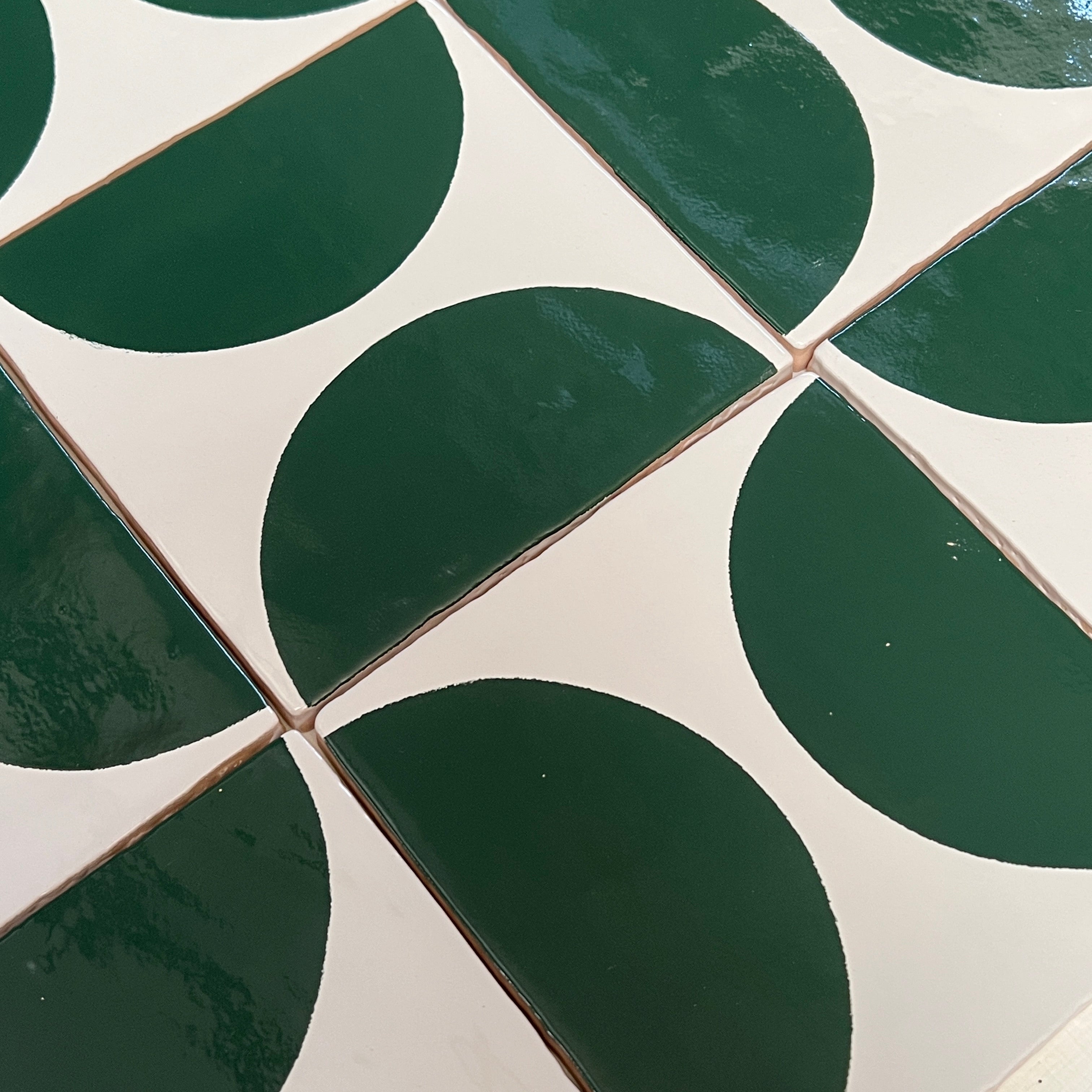 Seconds - Arc Bottle Green On English
