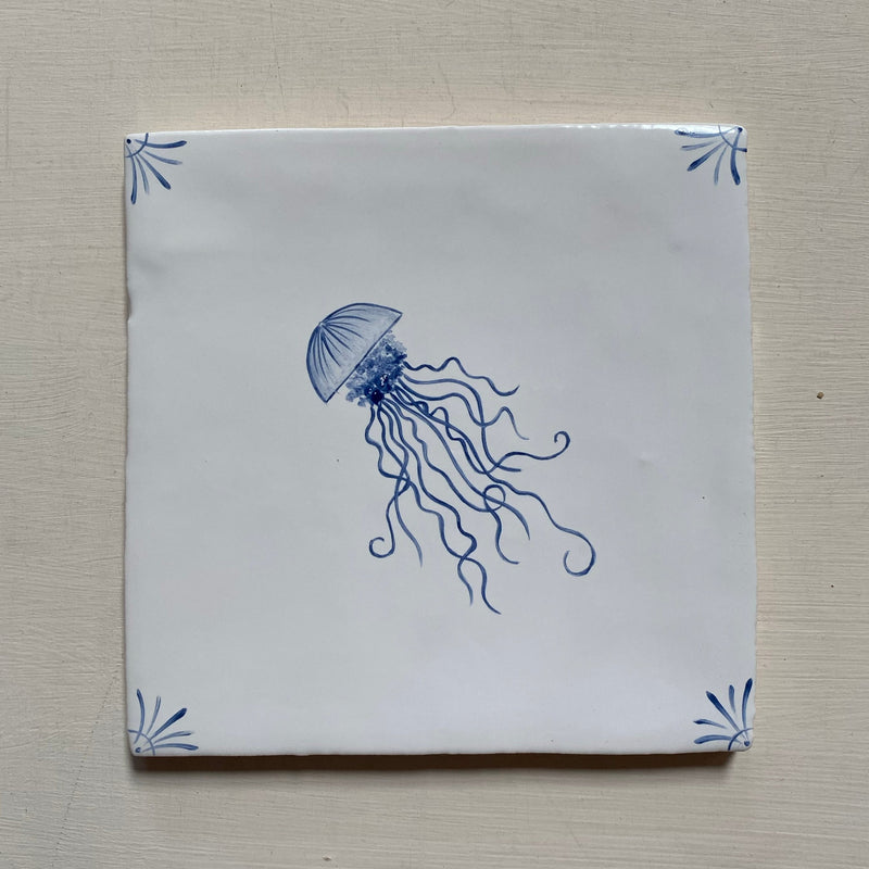 Seconds - Delft Jellyfish