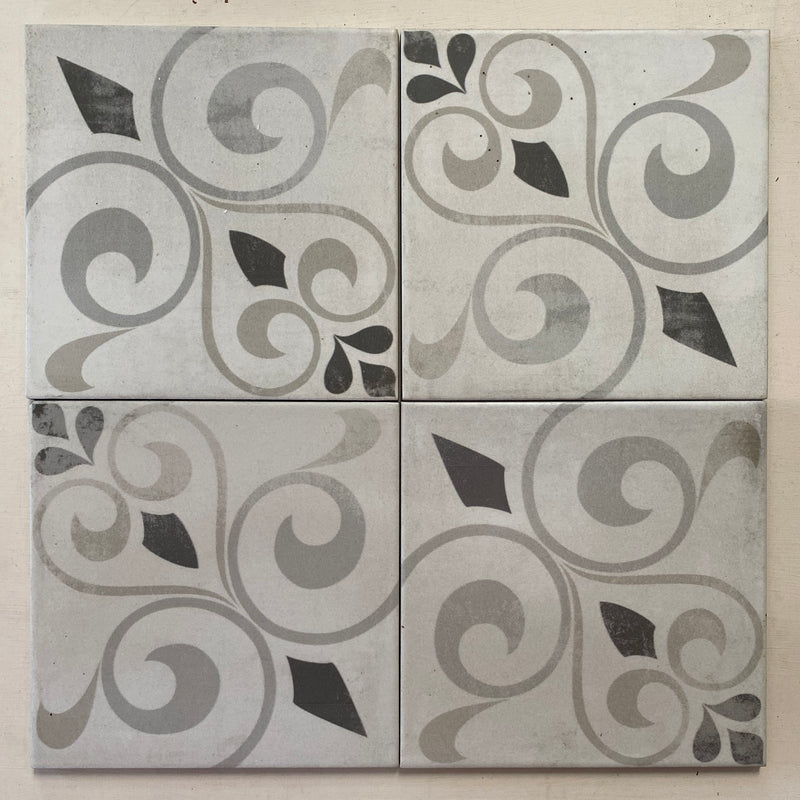 End of Line - Decor Leaves Tile