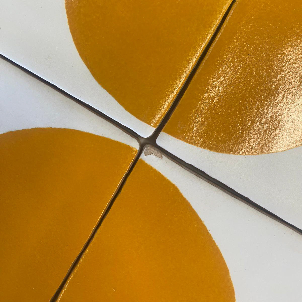 Seconds - Arc English Mustard on Chalk