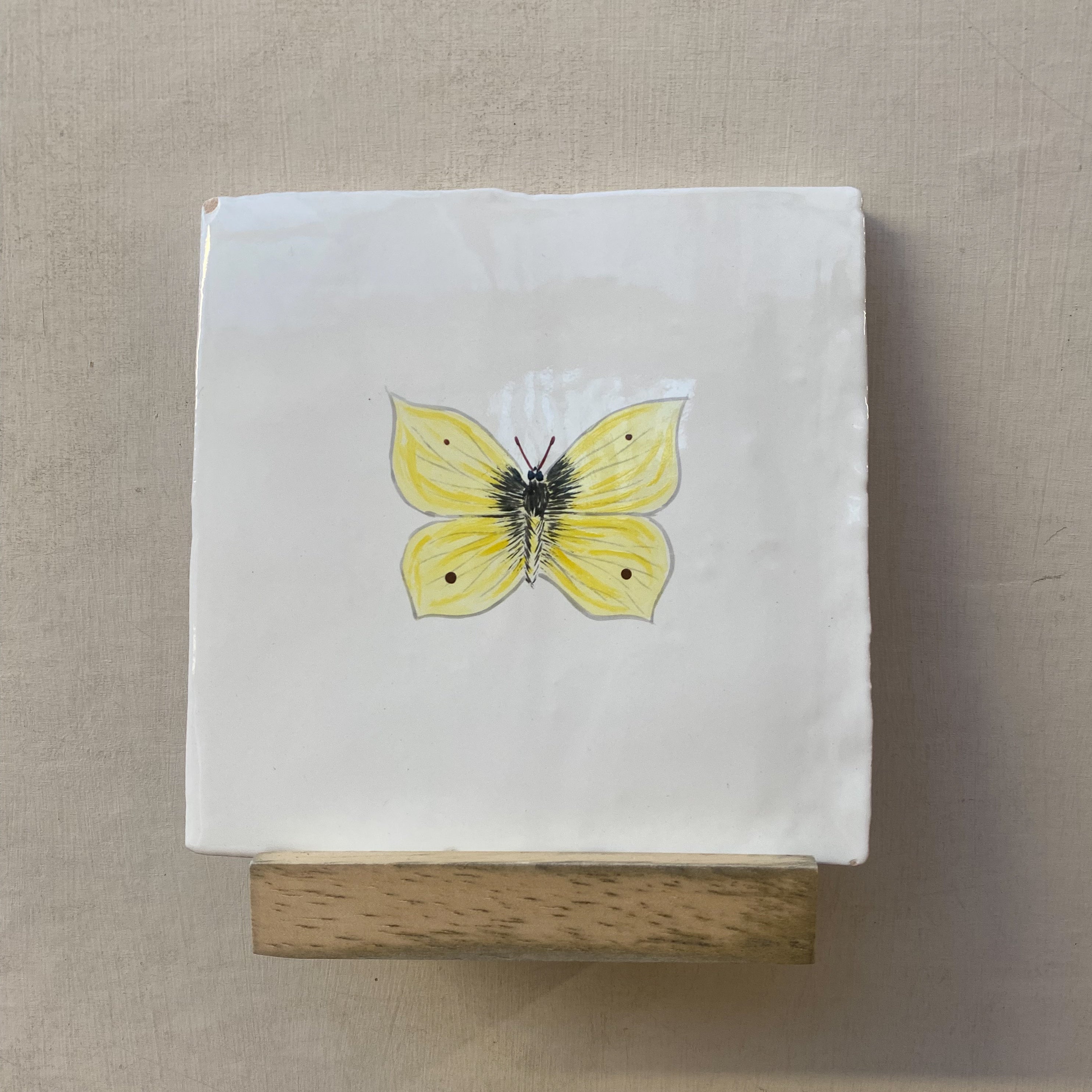 Seconds - Yellow Butterfly on English