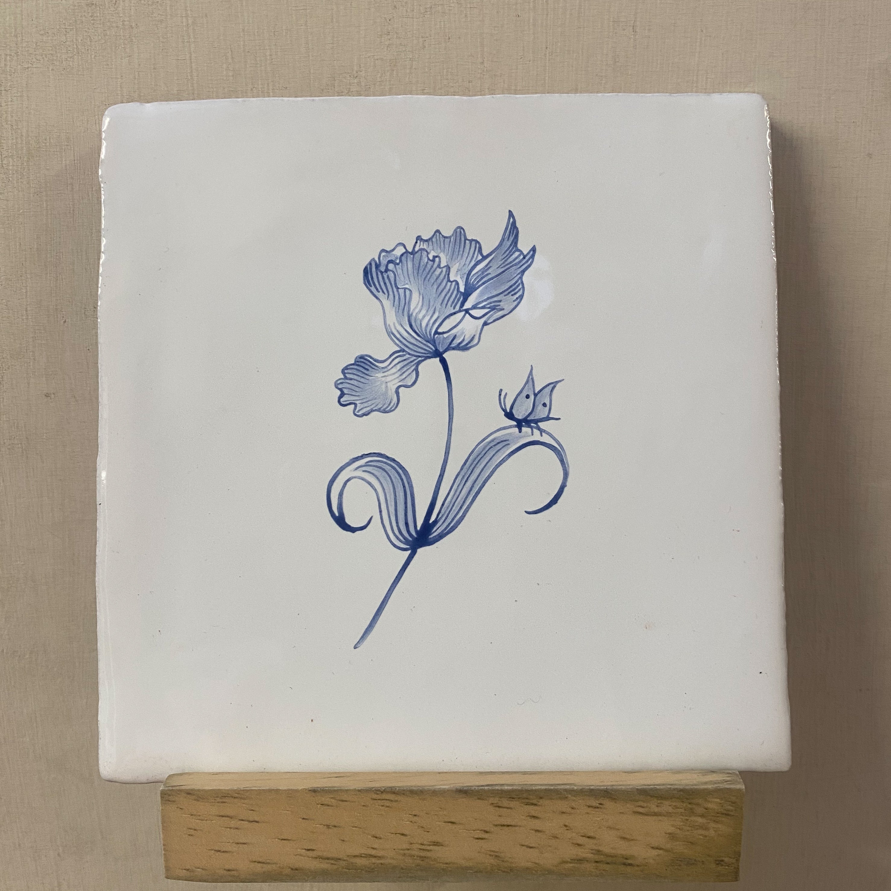 Seconds - Flora Delft Tulip on Cornish (No Corners)