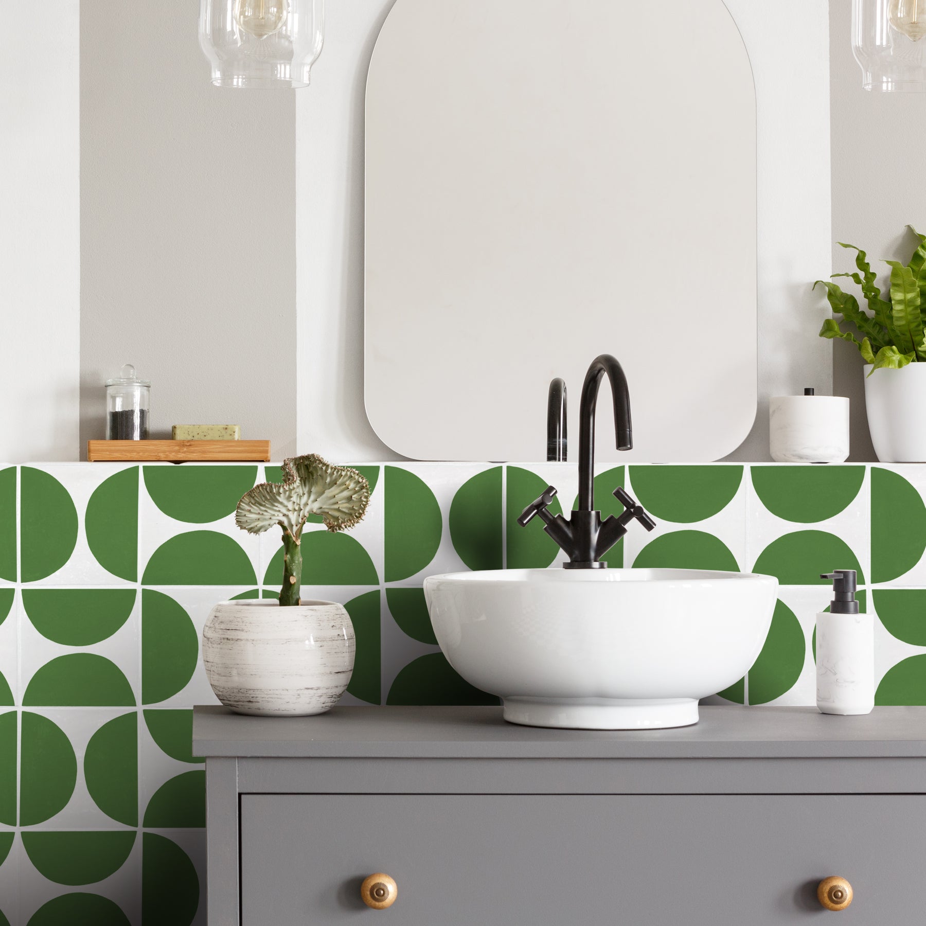 Arc Clover tiles in modern bathroom